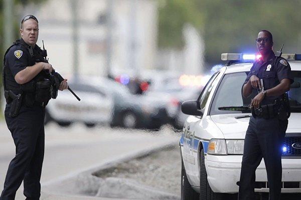تیراندازی در شیکاگو، 13 نفر زخمی شدند تیراندازی در شیکاگو، 13 نفر زخمی شدند