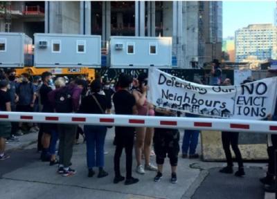 معترضان تورنتویی اجازه ندادند ماموران حکم تخلیه مستاجرین را در داون تاون اجرا نمایند